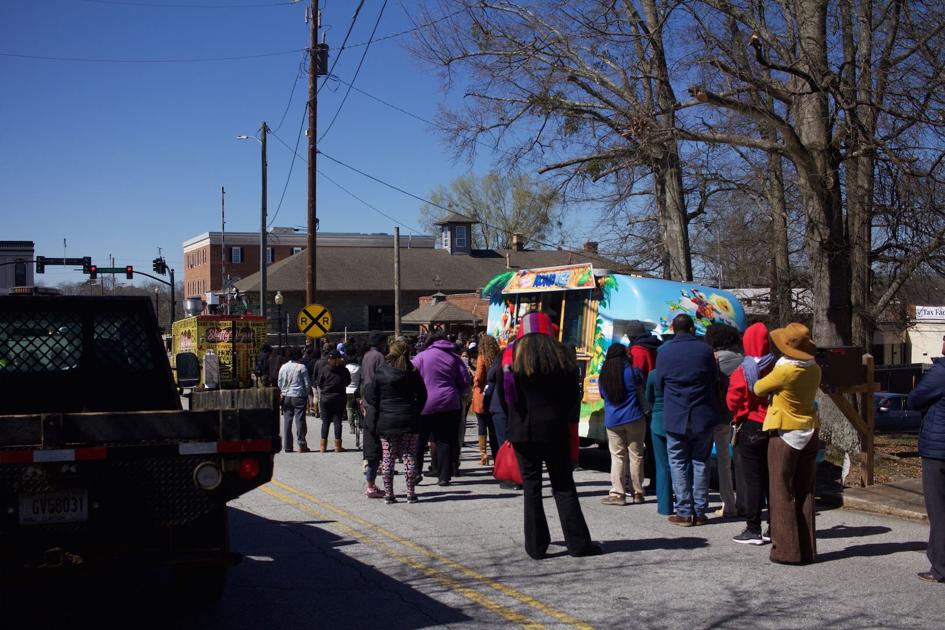 Jonesboro Food Trucks Draw Early Long Lines Features