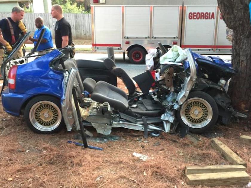 Man 30 Killed And Two Passengers Injured In Riverdale Crash News News Daily Com