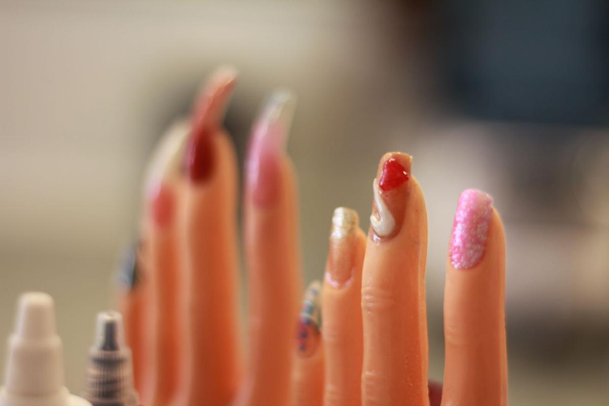 Forest Park Man Steps Up As Nail Salon Owner Features News Daily Com