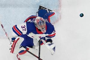 Connor Hellebuyck shows why he's the U.S. starting goalie at the Olympics