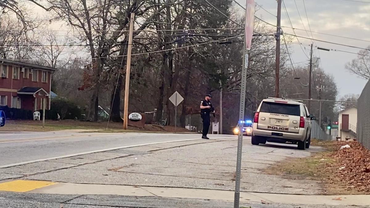 Video Forest Park Police In Apparent Chase On College Street News Daily Com