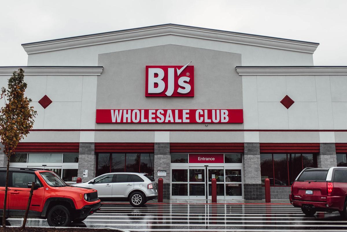 Amazon S Stock Is Getting Beat By A Warehouse Chain This Year And It S Not Costco Business News Daily Com