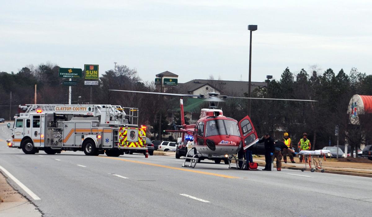 Child Airlifted After Serious Car Crash News News Daily Com