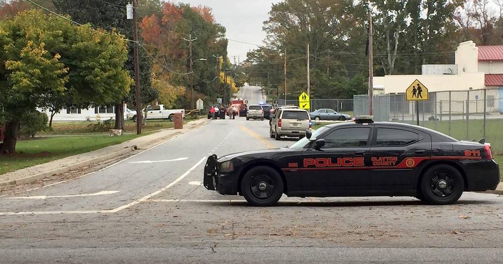 Suspect dead, two police officers injured in Forest Park shooting ...