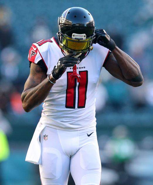 Julio Jones Tells Falcons He S Skipping Minicamp Curated News Daily Com