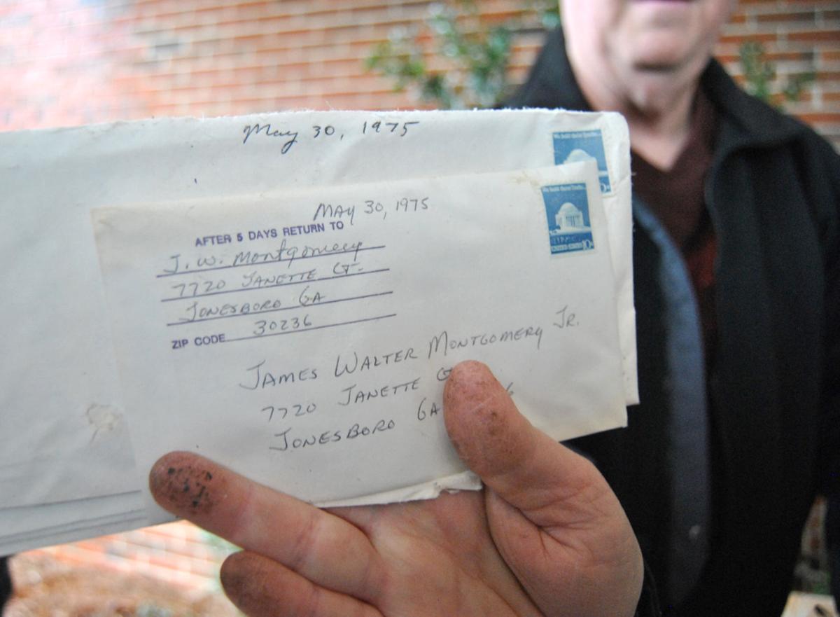 Jonesboro High Class Of 75 Opens Time Capsule Features News Daily Com