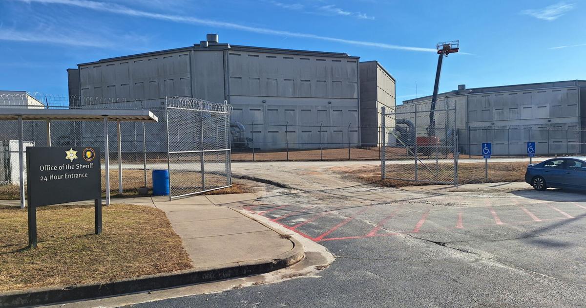 Ccc Inmates Inmates injure three deputies at Clayton County Jail | News | news ...