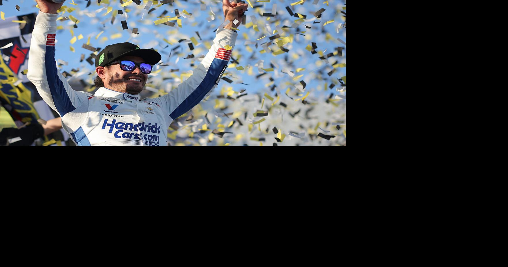 Kyle Larson's eventful last lap lands him Talladega victory and potential third championship