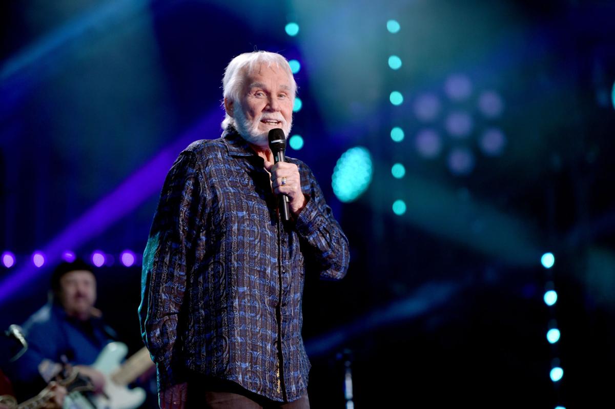 Legendary Country Singer Kenny Rogers Dies At 81 Features News Daily Com