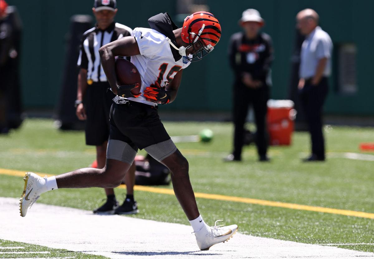 Report Bengals Wr A J Green Ankle Out 6 8 Weeks Sports News Daily Com