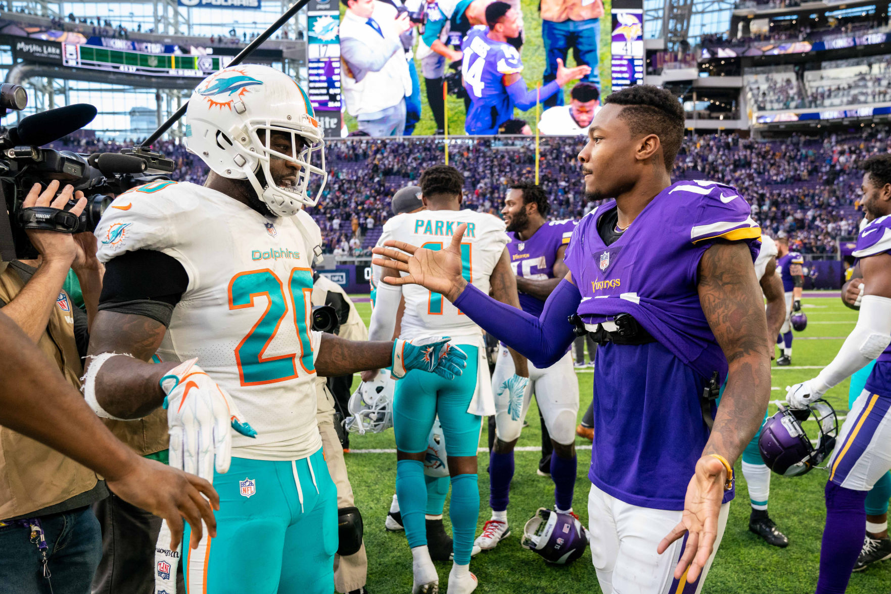 reshad jones jersey