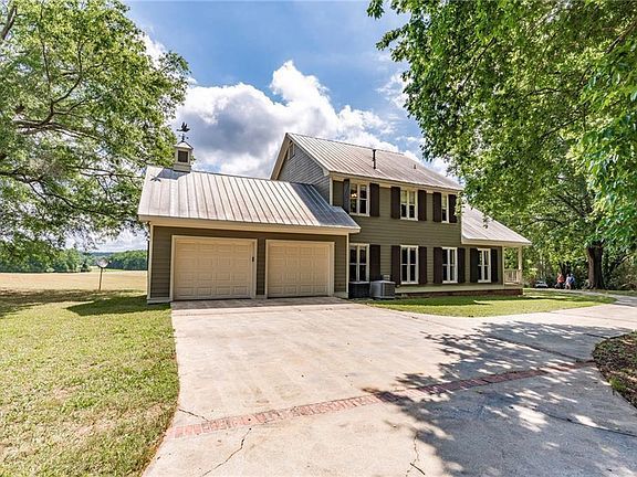 ON THE MARKET: Former Atlanta Braves catcher Brian McCann is selling this  92-acre property in Greensboro. Take a look inside with these photos, Multimedia