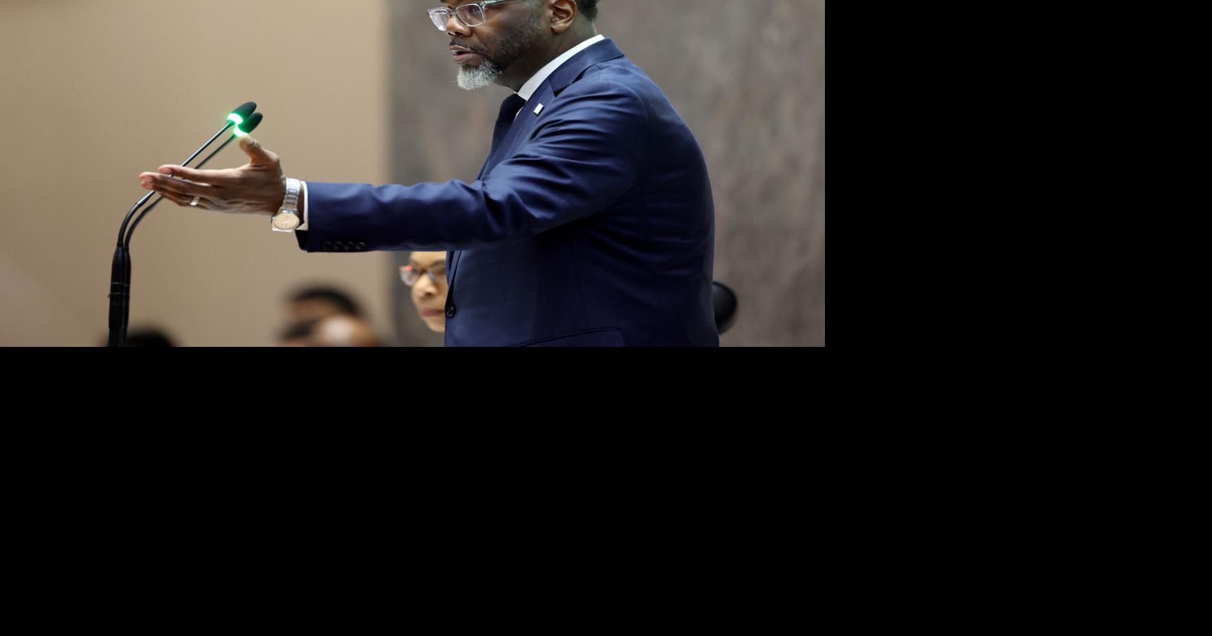 Jim Dey | Mayor Johnson not alone in making trouble for Chicago