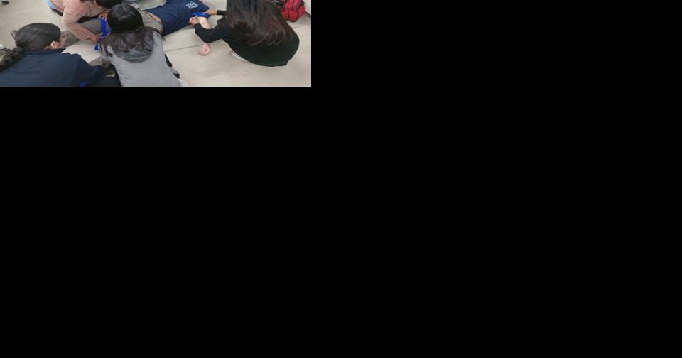 UI students get free CPR training from their classmates - Vimarsana News