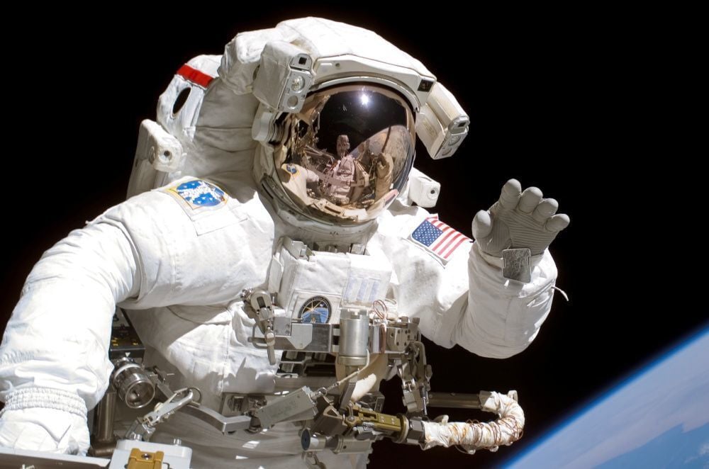 news-gazette.com - JEFF D'ALESSIO jdalessio@news-gazette.com - As heard on N-G Radio | Joe Tanner's space adventures; new perk for new Illini athletic hires; Gandy takes stroll down memory lane