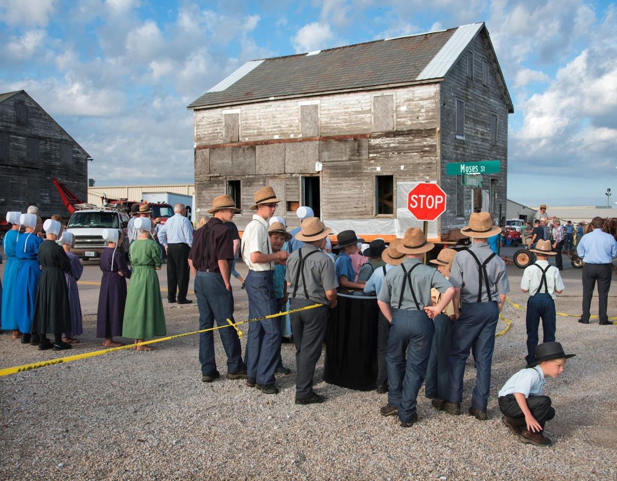 With Help Of Horses Amish Houses Hit The Road News News Gazette Com