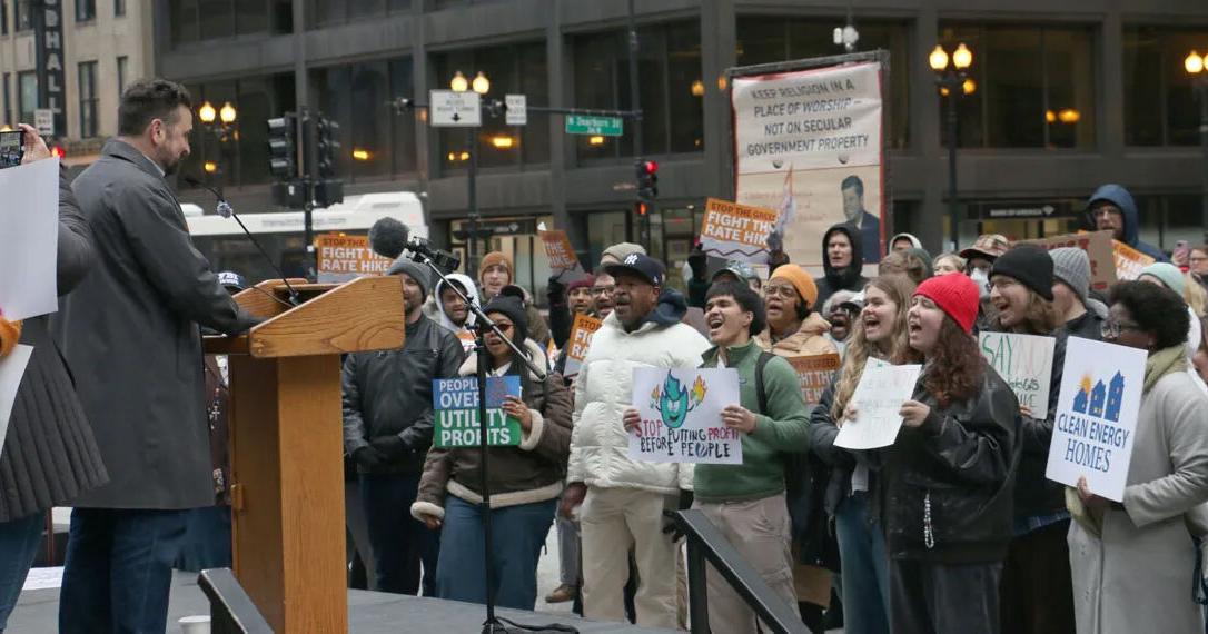Capitol News Illinois | ‘A hardship’: Peoples Gas customers rally against requested rate hike