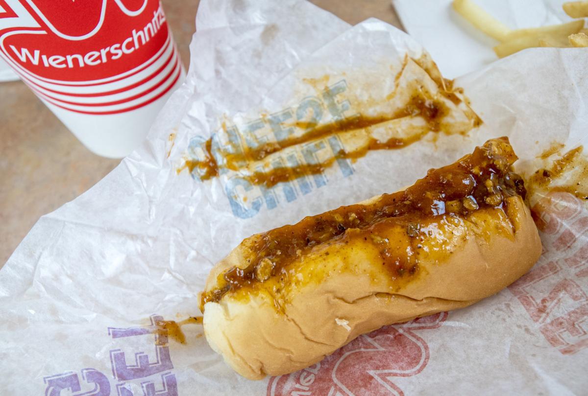 Hot dog! Wienerschnitzel fans seek out lone Illinois location in ...