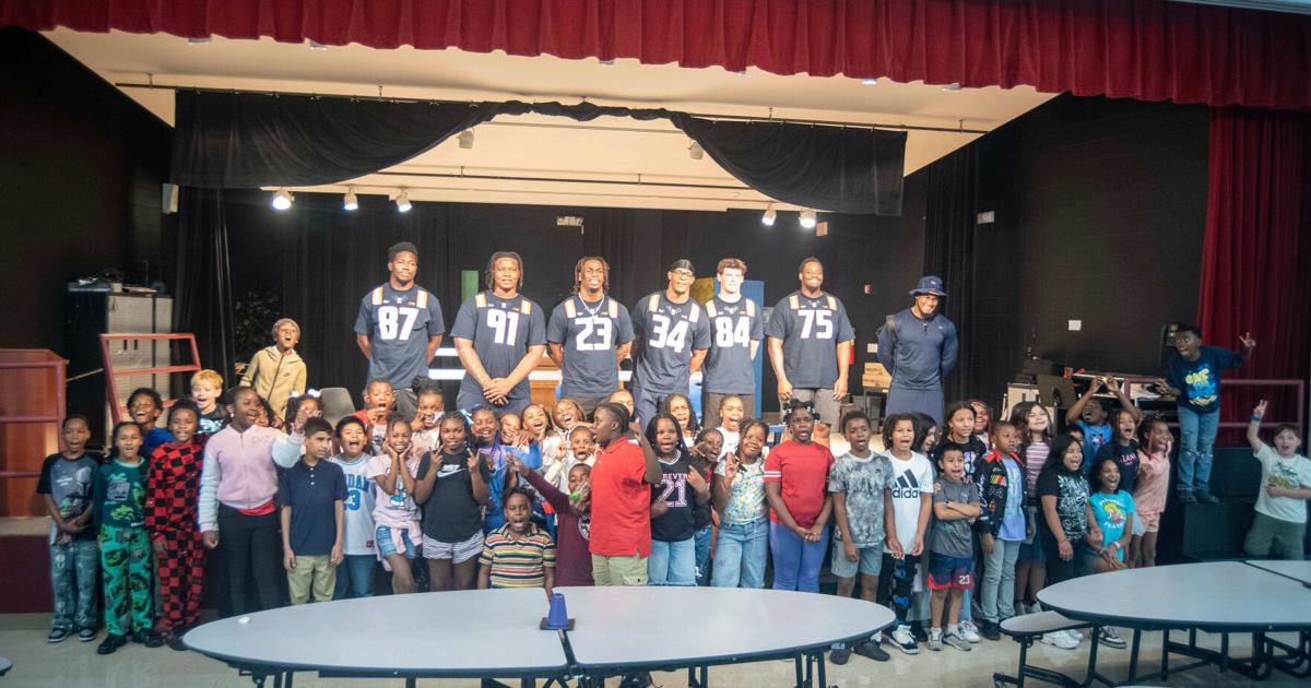 Change Back Request Form Illini football players go back to school at Champaign's Stratton ...