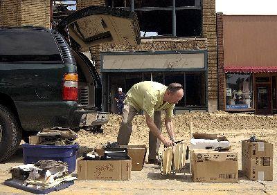 Workers Salvage Some Patient Records From Eye Clinic News News Gazette Com