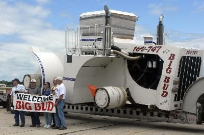 Big Bud, world's largest tractor, makes way to Rantoul | News