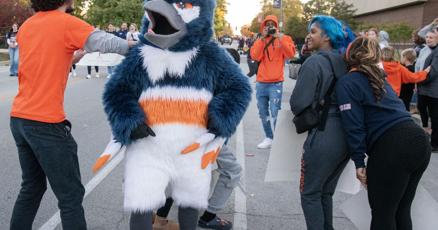 Kingfisher makes appearance at UI homecoming parade Kingfisher makes appearance at UI homecoming parade
