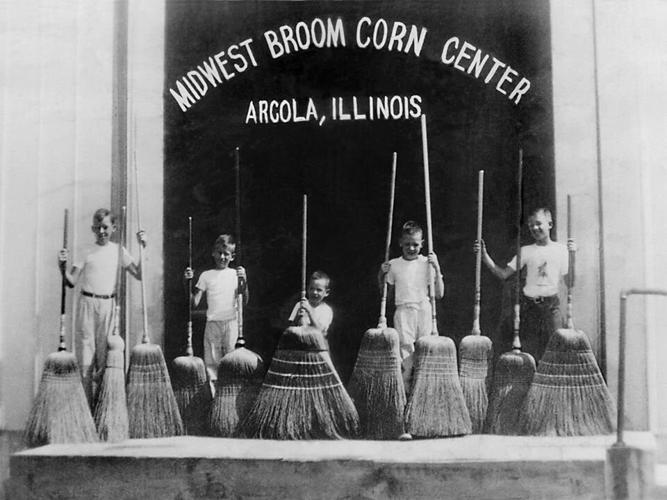 Broom Contest 1950.jpg