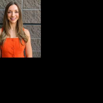 Oakwood native named new Illini cheer coach
