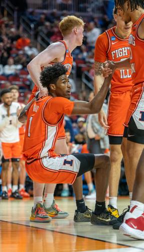 03172023-illini-mbb-harris-helped-up.jpg