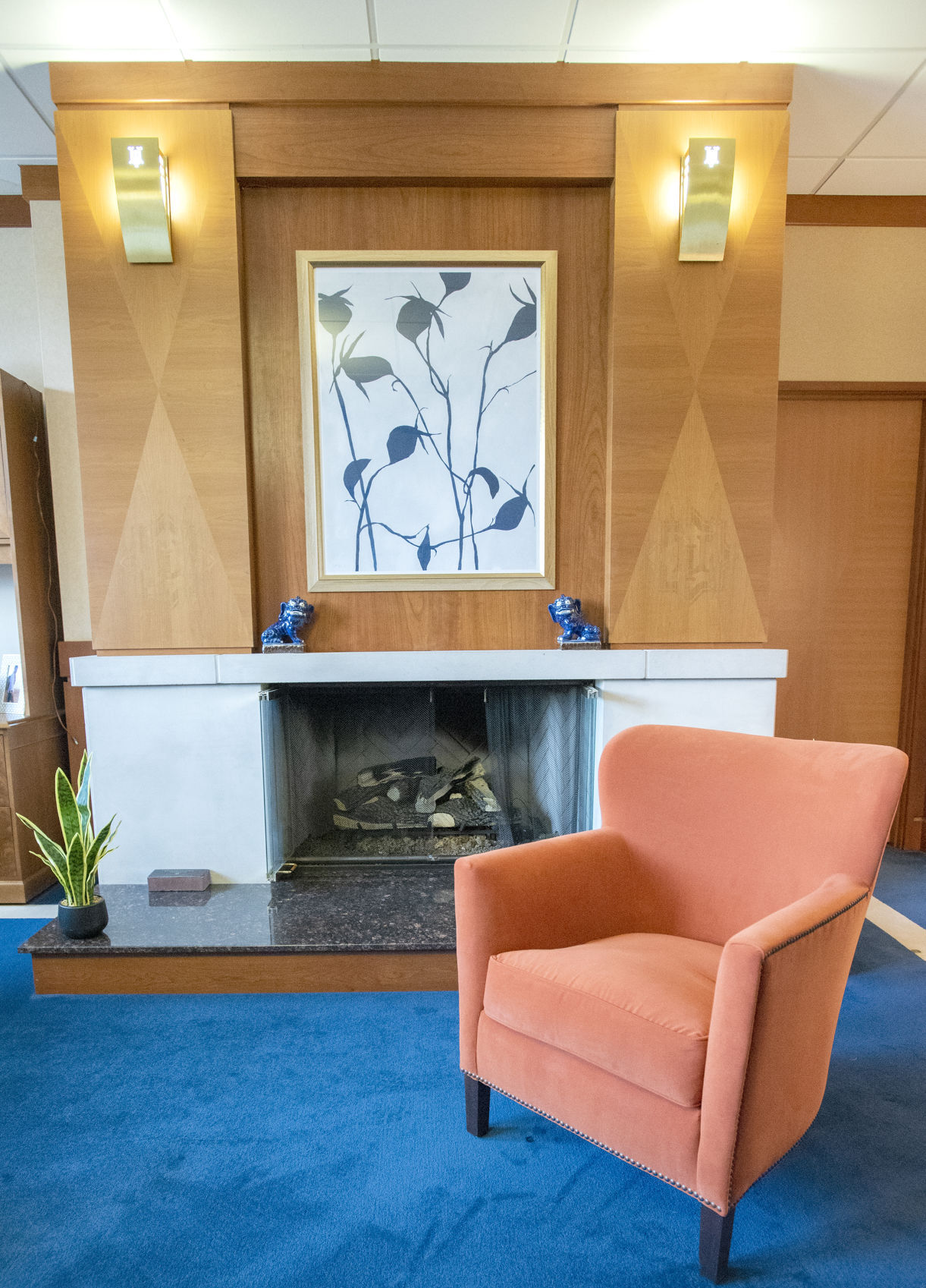 Fireplaces help give UI alumni a place to call home - Vimarsana News