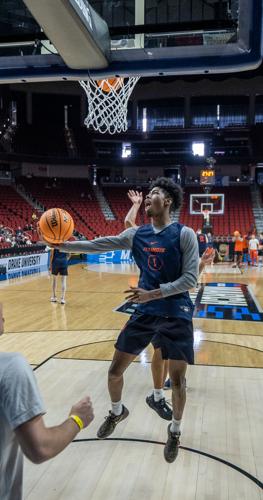 03162023-illini-mbb-harris-layup.jpg