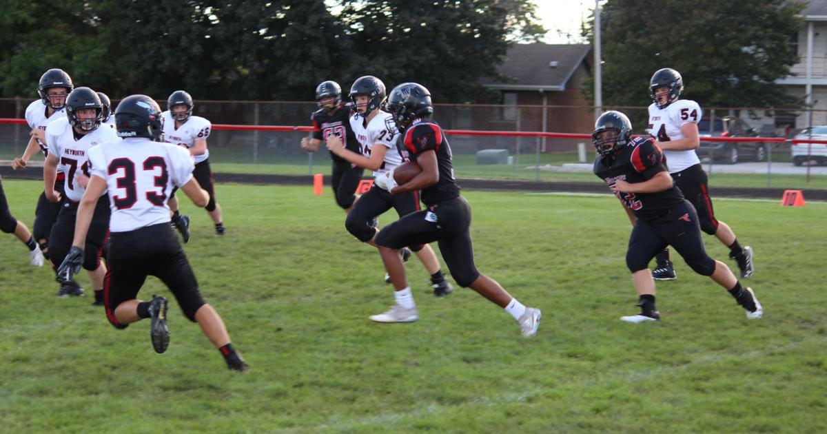 GCMS JV football vs. Heyworth | Ford County | news-gazette.com