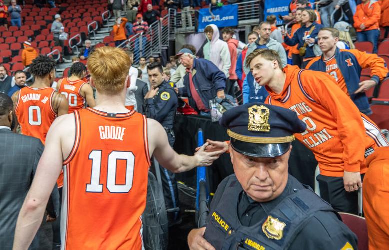 03172023-illini-mbb-goode-walk-off-court.jpg