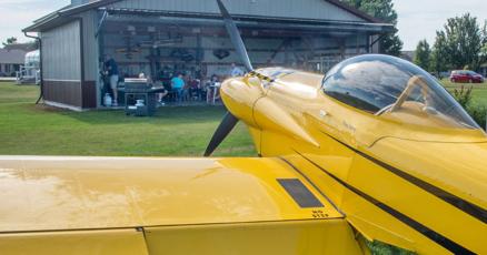 Meet the potluck pilots A group that gathers because they have the same interest Meet the potluck pilots A group that gathers because they have the same interest