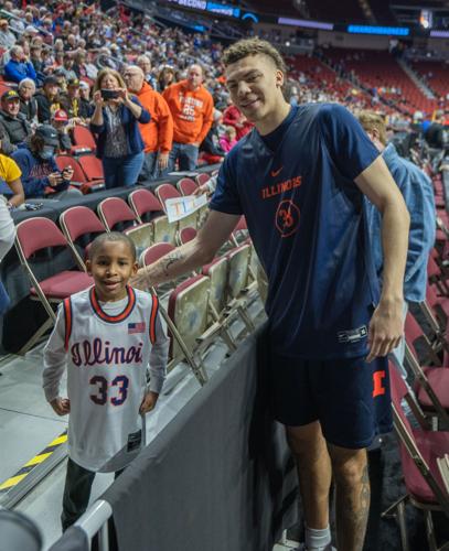 03162023-illini-mbb-hawkins-second-cousin-2.jpg