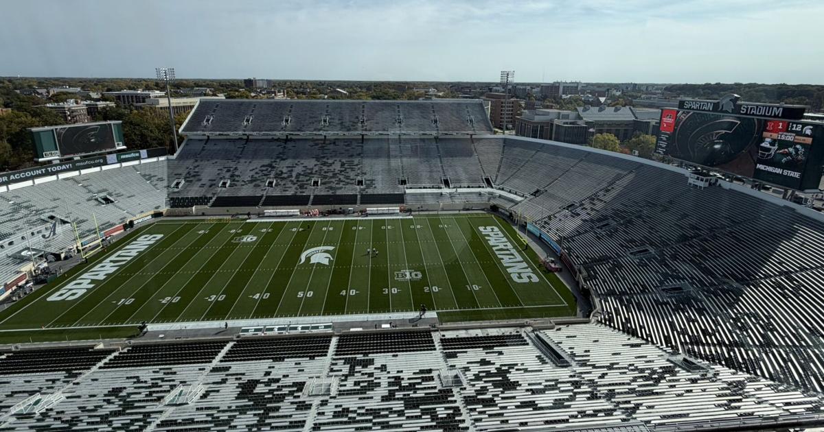 Illinois Leads Michigan State 17-7 with 3:29 Remaining in 2nd Quarter Illinois Leads Michigan State 17-7 with 3:29 Remaining in 2nd Quarter