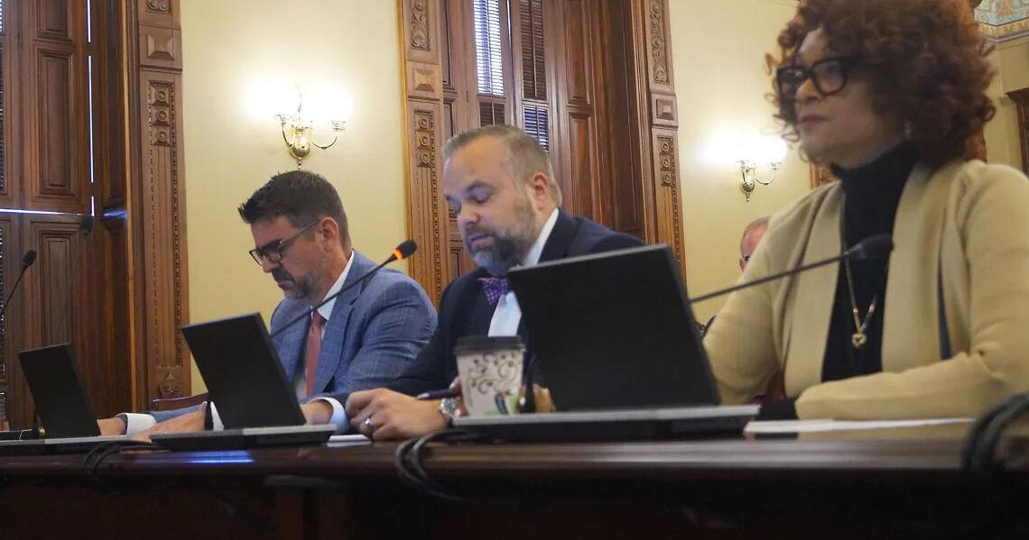 Capitol News Illinois | Lawmakers try to appease both sides in drug-pricing controversy