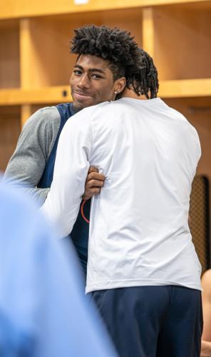 03162023-illini-mbb-harris-harris-rodgers-hug.jpg