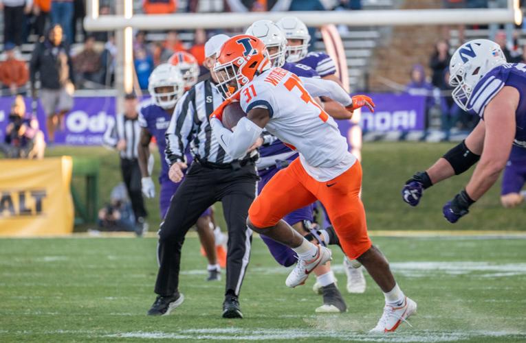 11272022-illinois-football-nw-witherspoon-interception-2.jpg