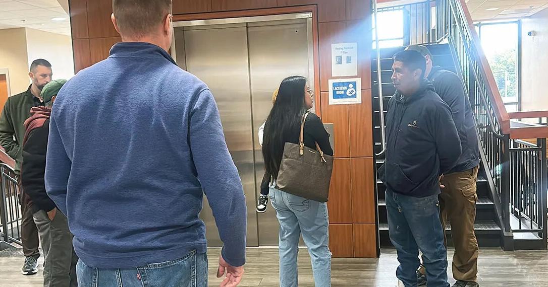 Capitol News Illinois | Pritzker signs bill enacting immigrant protections in courthouses