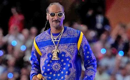 Inside Snoop Dogg's rider: Five bottles of tequila, four 'professional dance poles' and a a smorgasbord of snacks and sweets - Vimarsana News