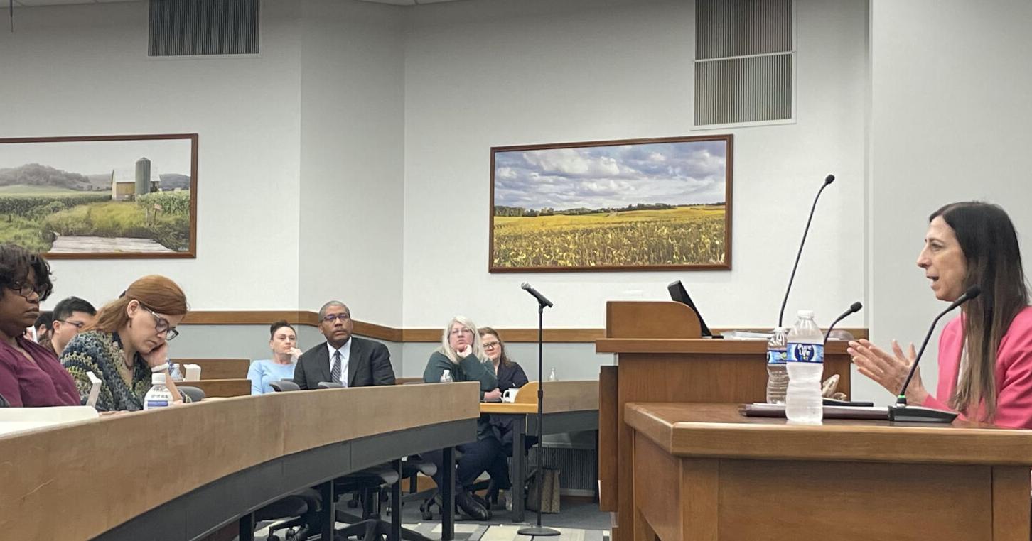 Bar president shares words of wisdom with UI students - Vimarsana News