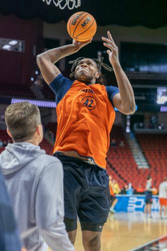 03162023-illini-mbb-dainja-dunk-2.jpg