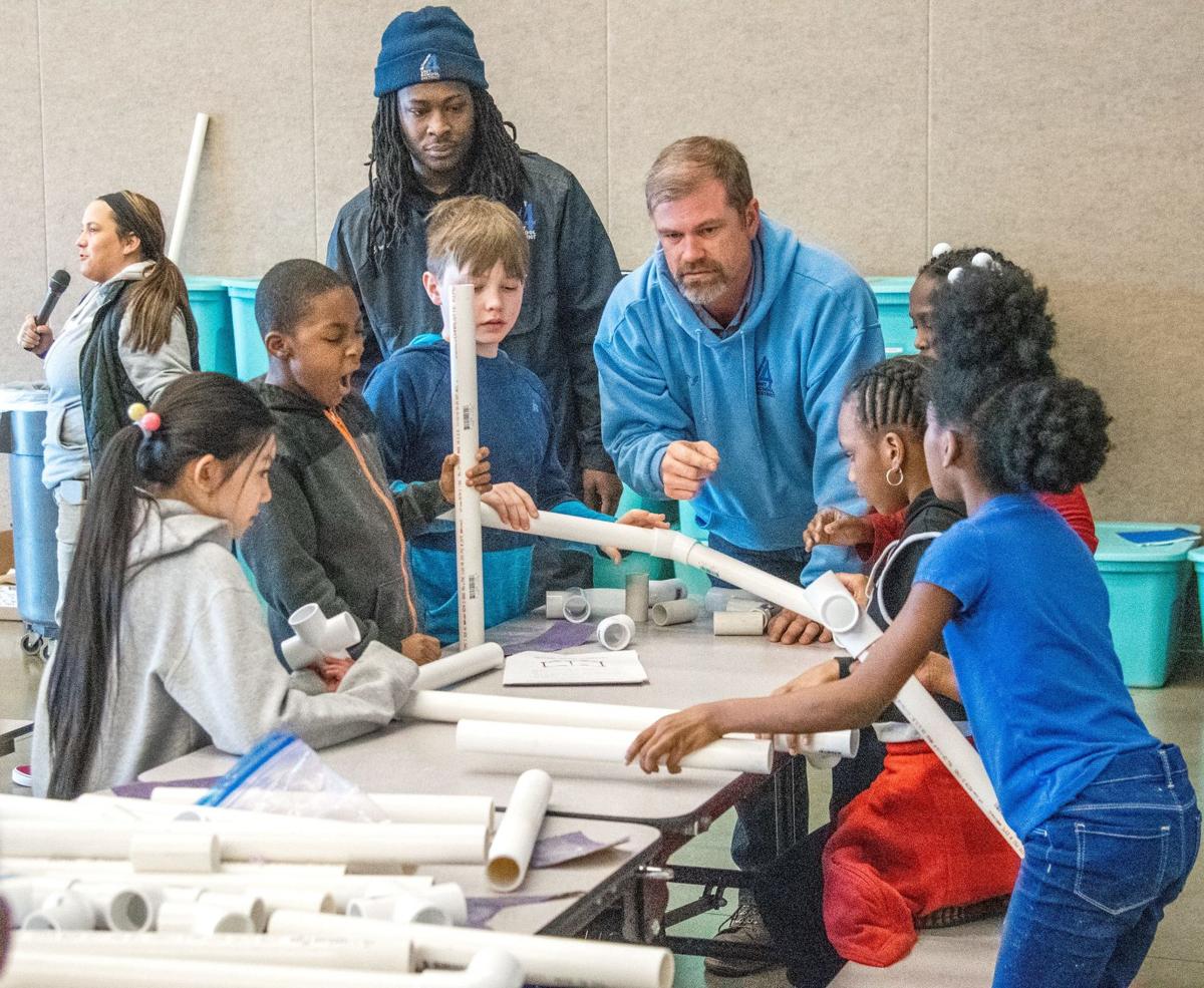 Garden Hills Fifth Graders Get Hands On Stem Lesson With Skating