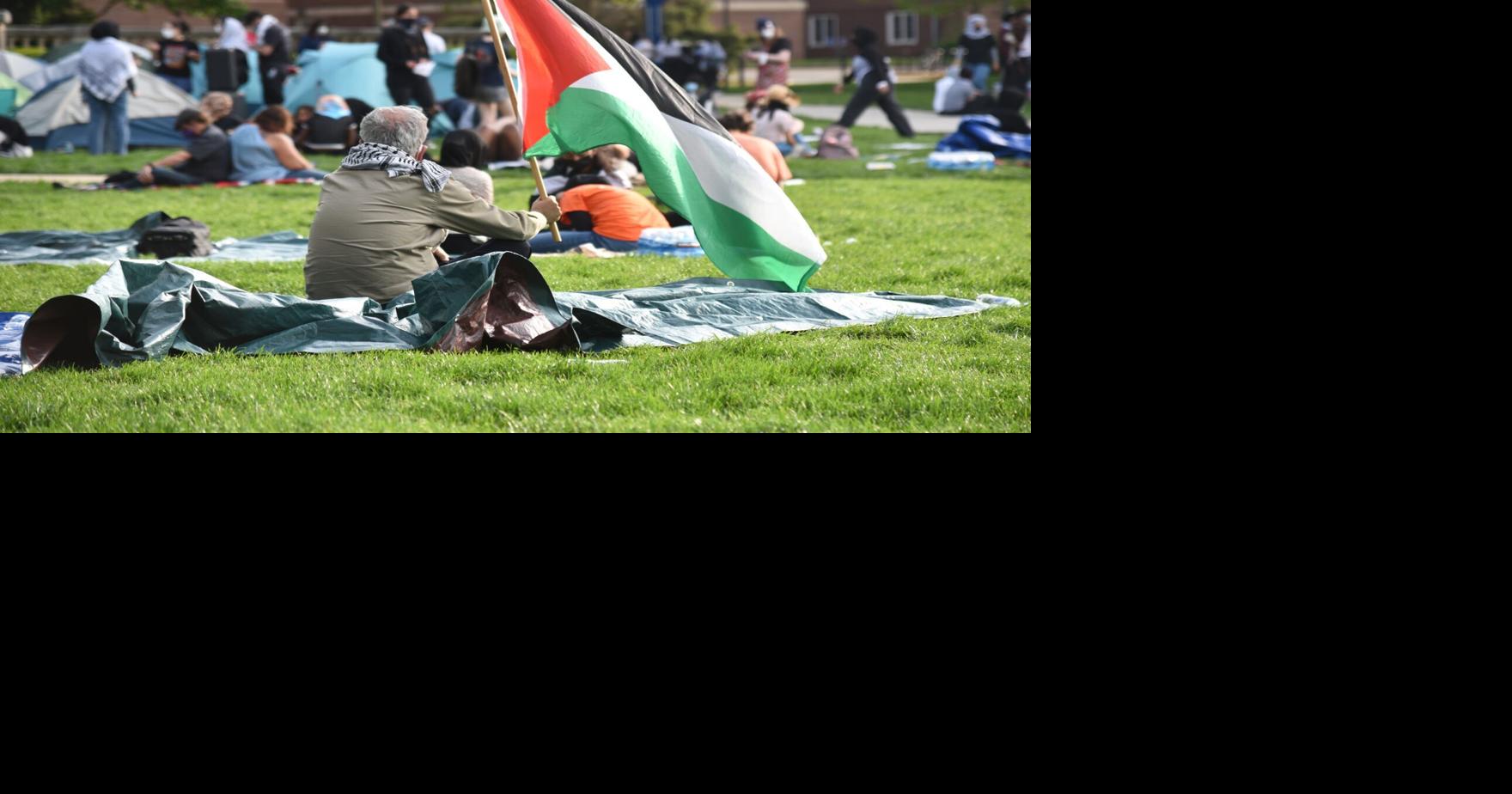 Jewish students, community members gather during third day of pro ...