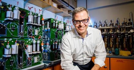 Clinical tests begin on UIIowa teams new molecular prosthesis treatment for cystic fibrosis Clinical tests begin on UIIowa teams new molecular prosthesis treatment for cystic fibrosis