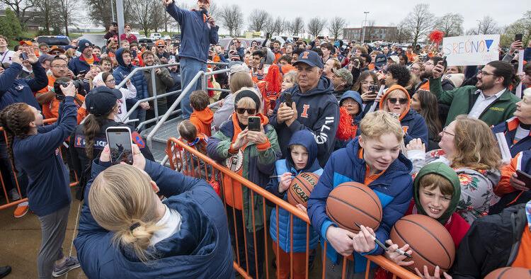 PHOTO GALLERY: Illini sendoff to the Final Four