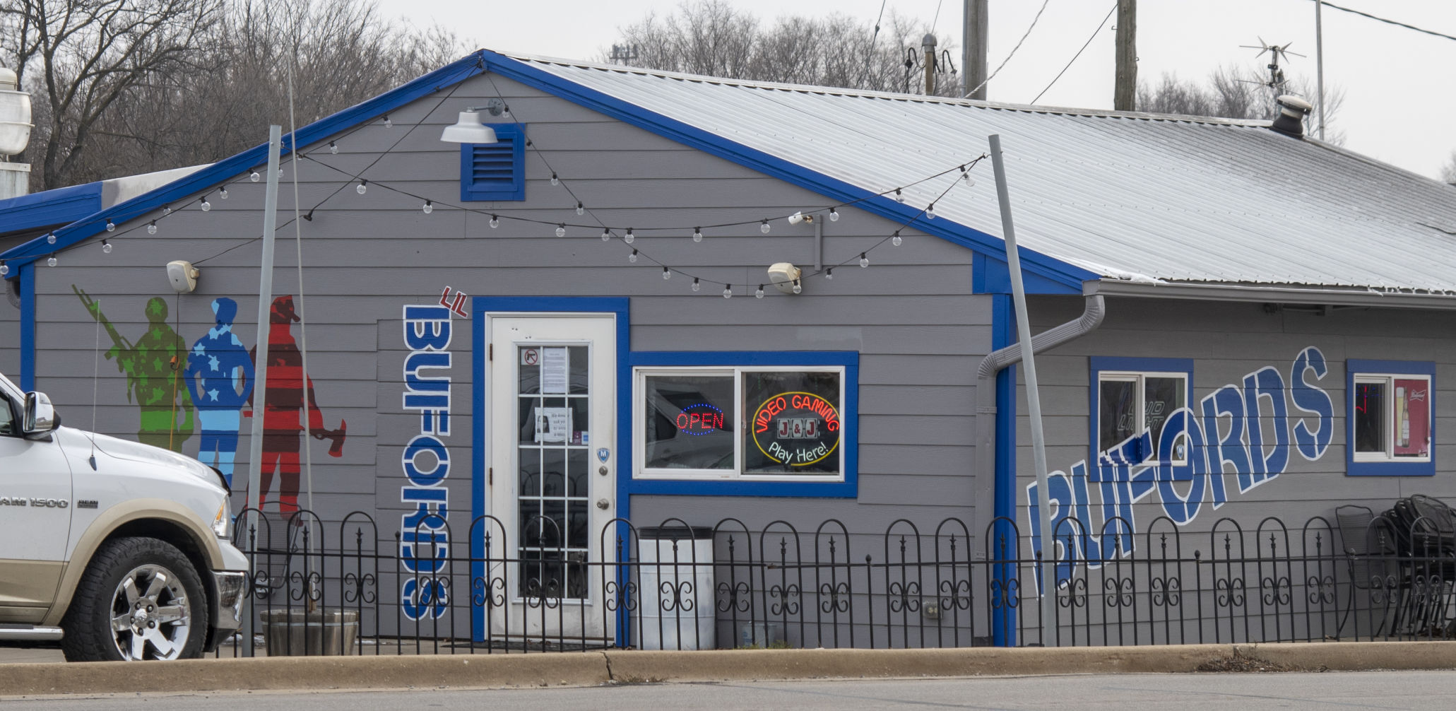 Coronavirus response | 2 more Champaign County restaurant owners heading to court - Vimarsana News