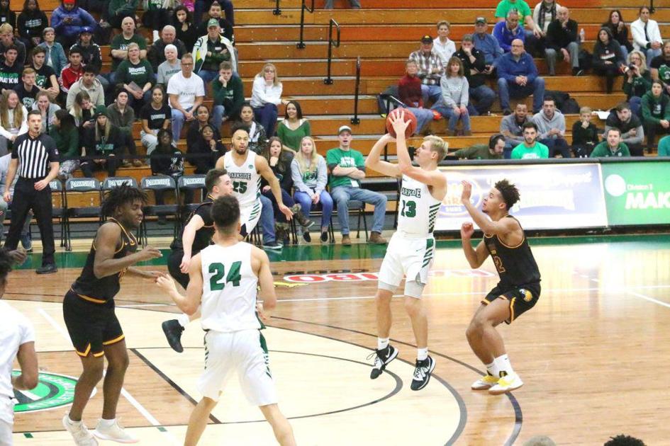 Grad Schooling Brandon Trimble Standing Out At Wisconsin Parkside