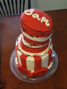 How To Make A Stacked Cat In The Hat Birthday Cake And Accompanying Cupcakes Living News Gazette Com